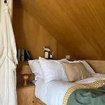 Entire Spacious Loft Studio-Own Bathroom & Kitchen Within Victorian Terraced Home