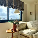 Entire Spacious Loft Studio-Own Bathroom & Kitchen Within Victorian Terraced Home