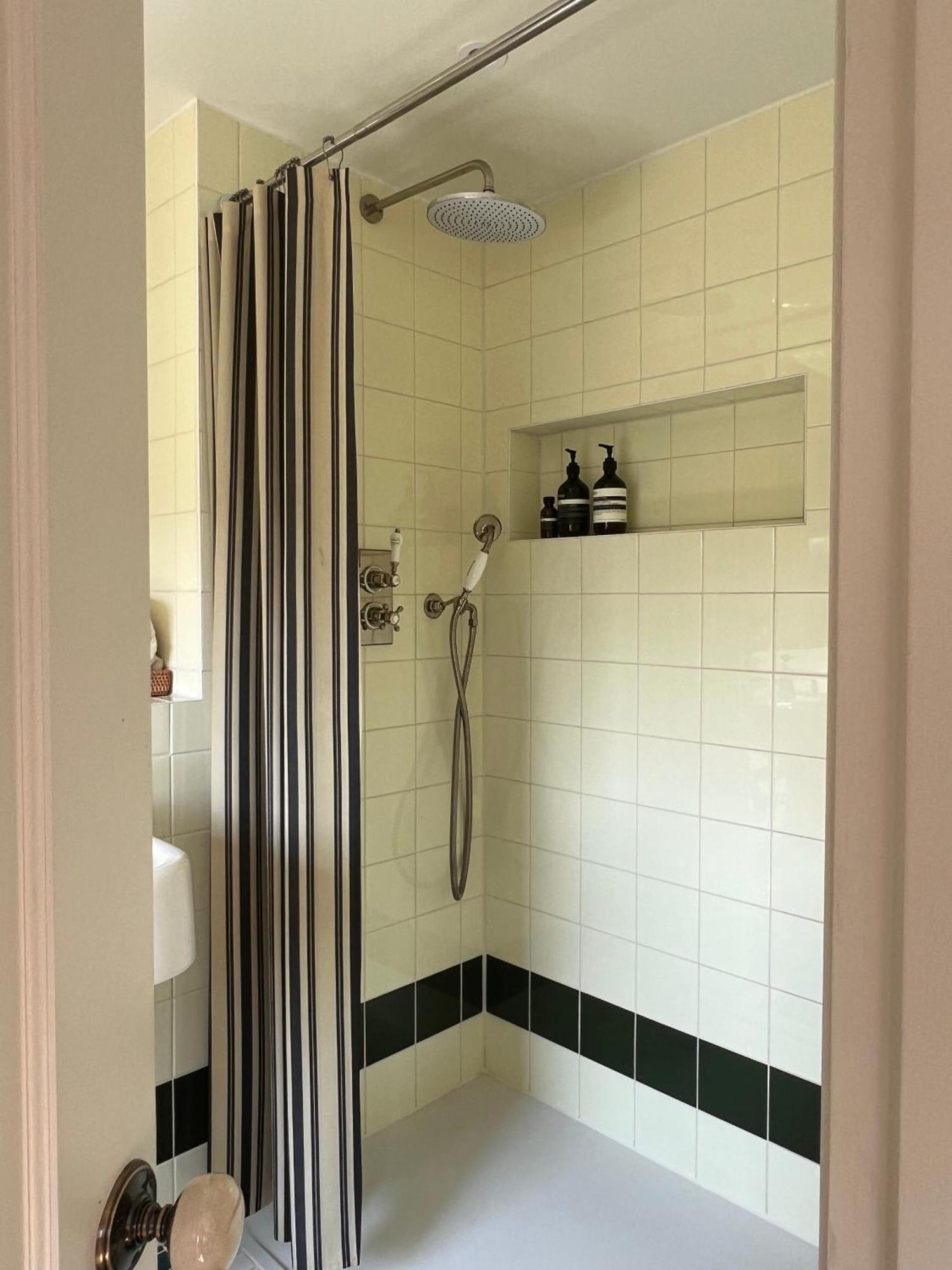 Entire Spacious Loft Studio-own Bathroom & Kitchen Within Victorian Terraced Alloggio in famiglia *