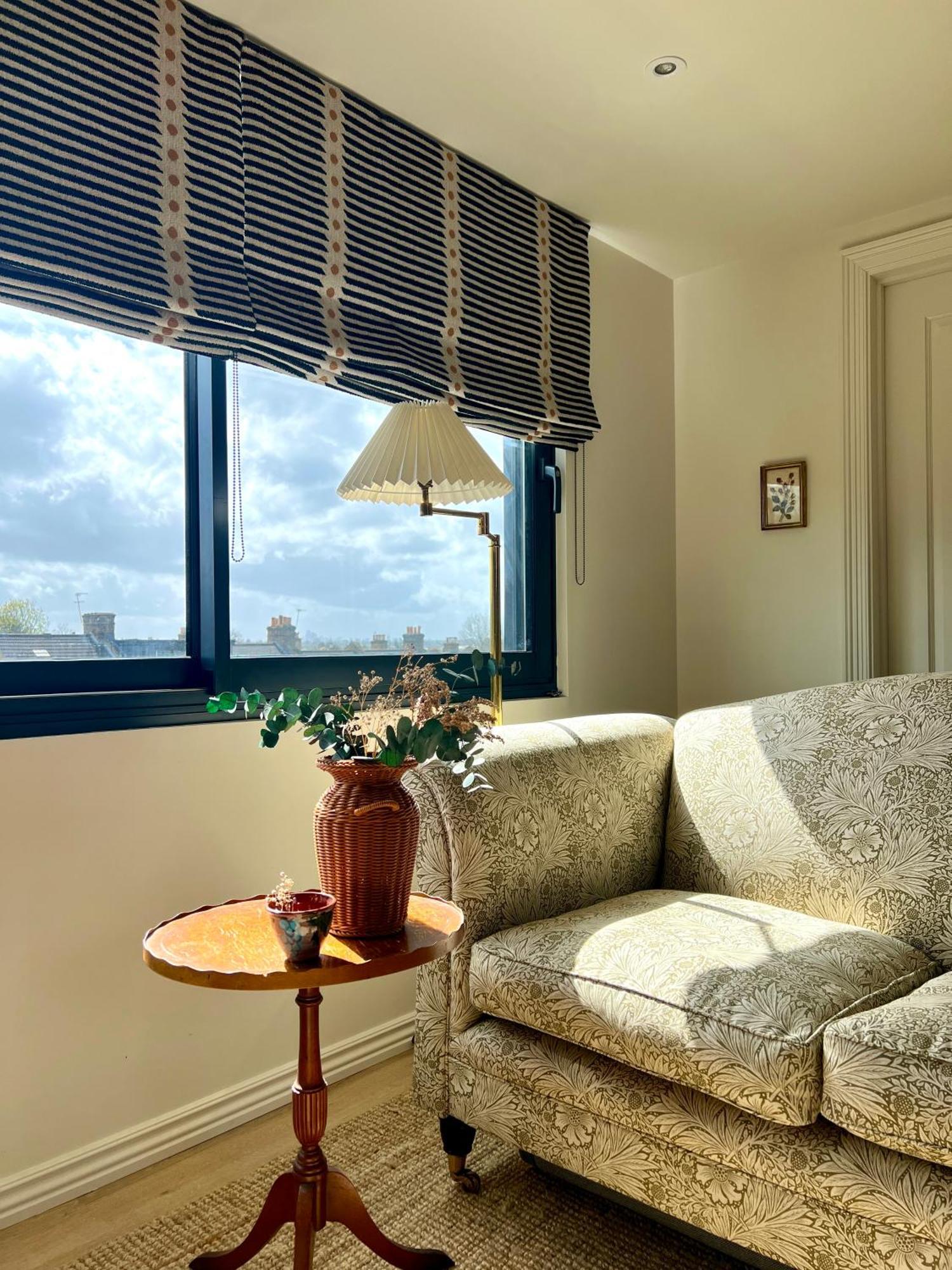 Entire Spacious Loft Studio-own Bathroom & Kitchen Within Victorian Terraced Alloggio in famiglia *